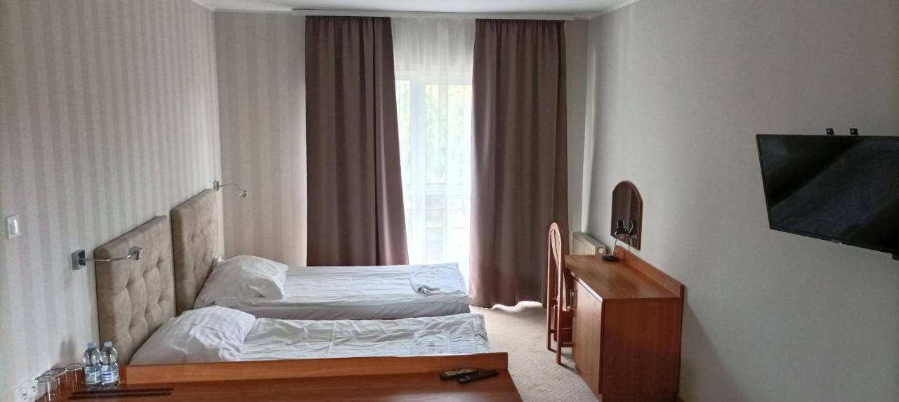 Hotel Przylesie Sierosław Exterior foto