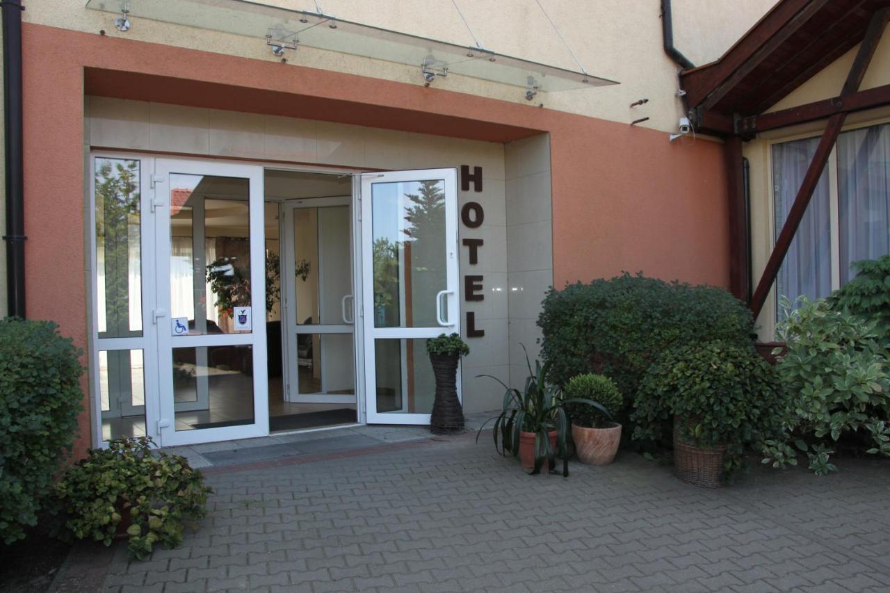 Hotel Przylesie Sierosław Exterior foto